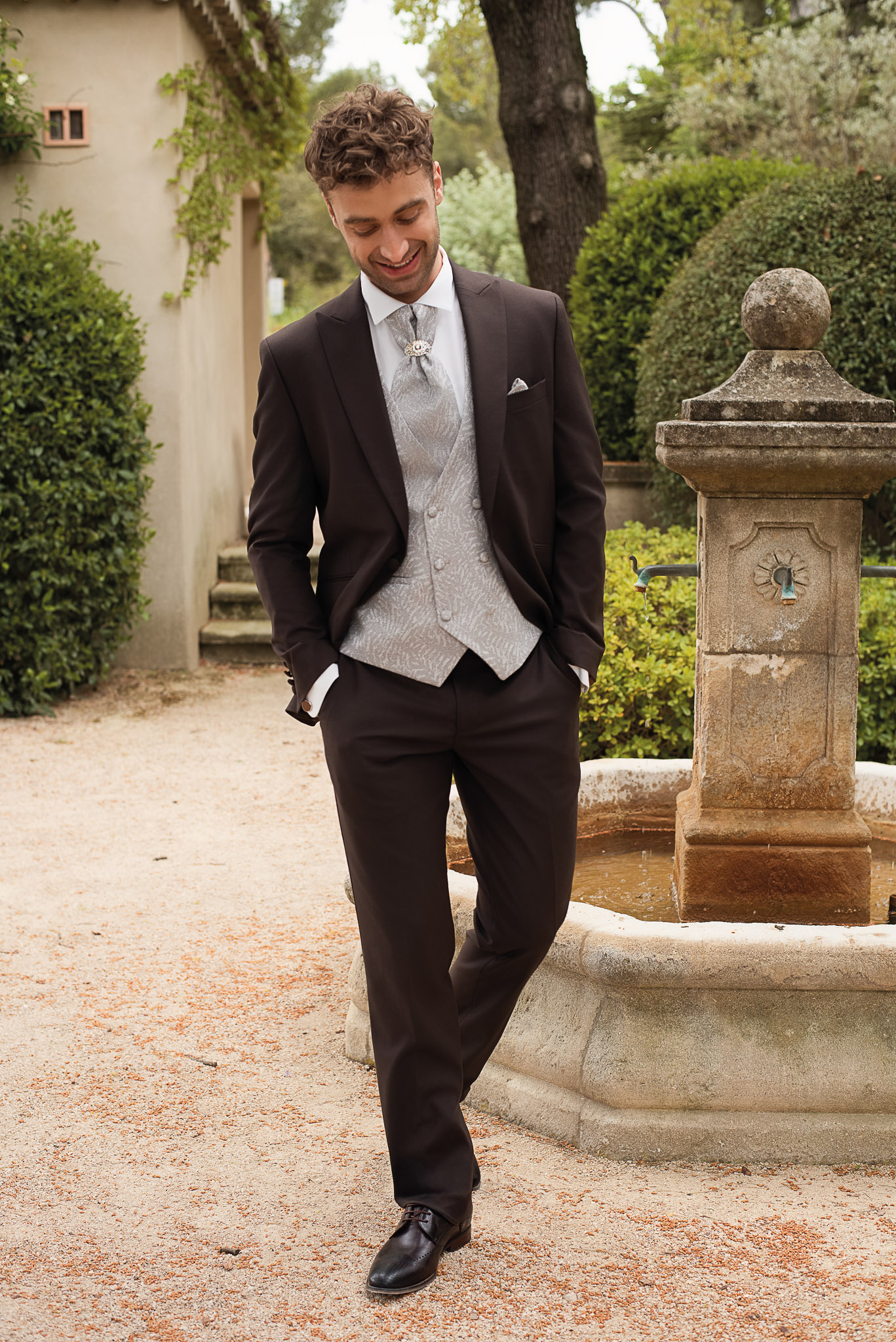 GARY COSTUME MARIÉ ÉGLANTINE 2027-38