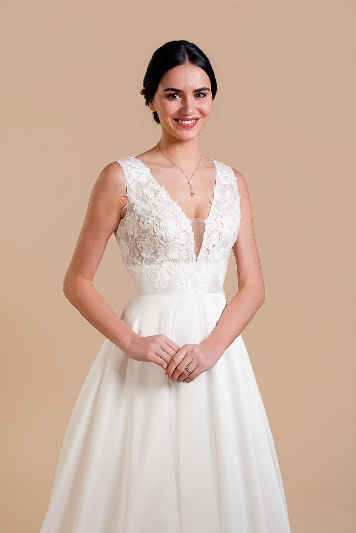 IRRESISTIBLE-5778 Robe de mariée en mikado Irresistible collection Eglantine 2027