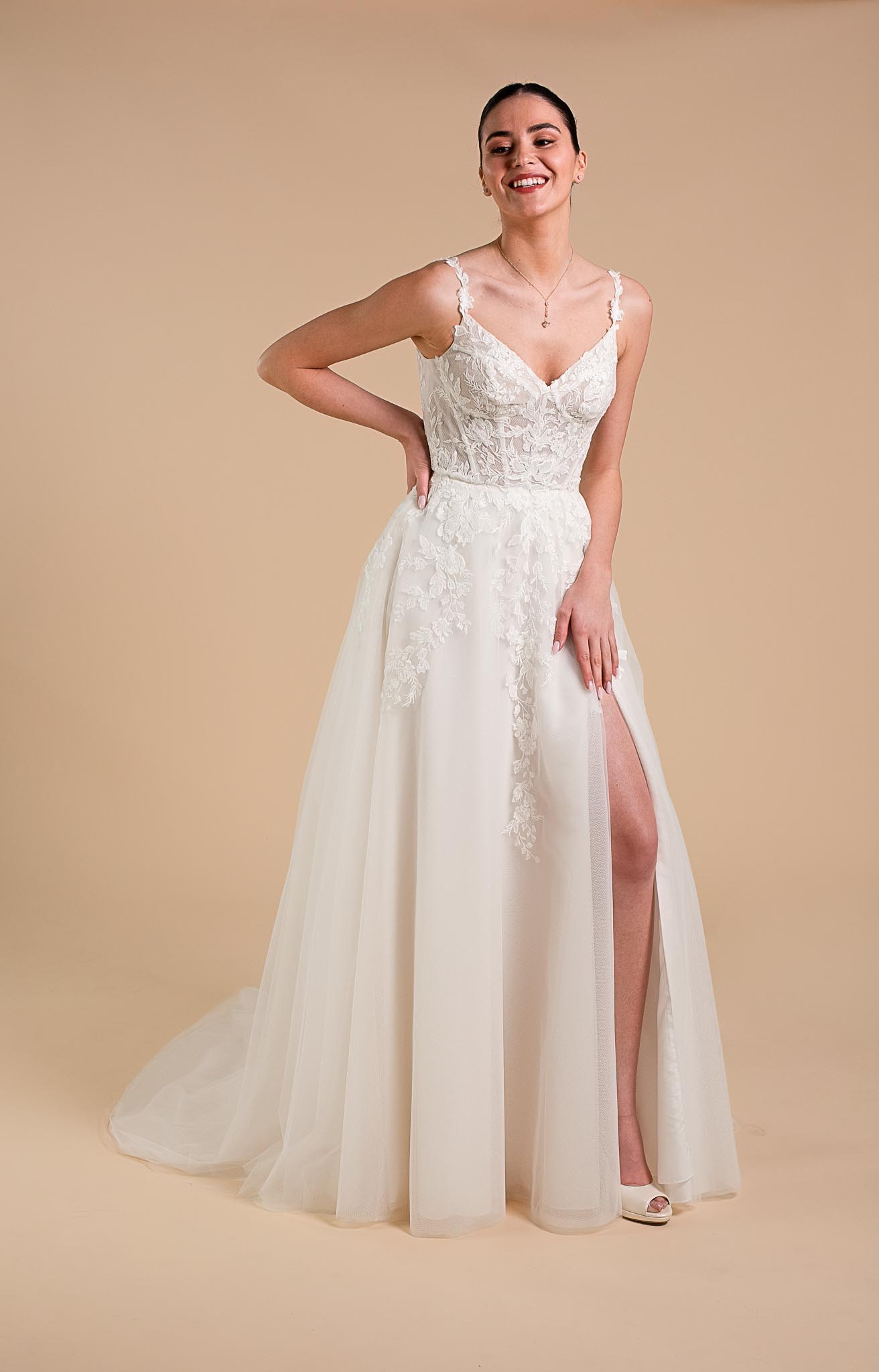 IMELDA-8224 Robe de mariée fendue Imelda collection 2027 Eglantine