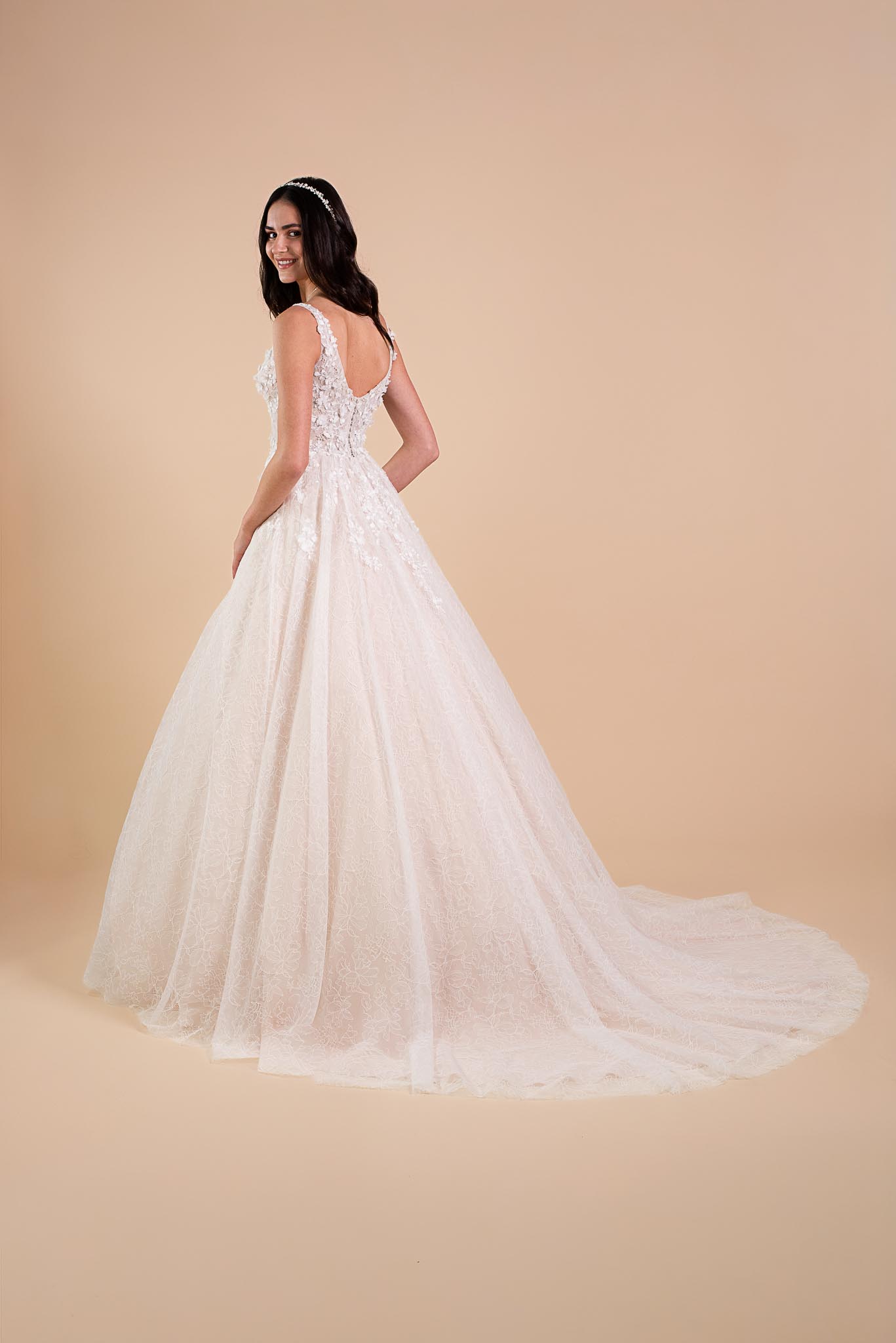 INDIANNA-5075_(2) Robe de mariée Indianna, collection Eglantine 2027.
