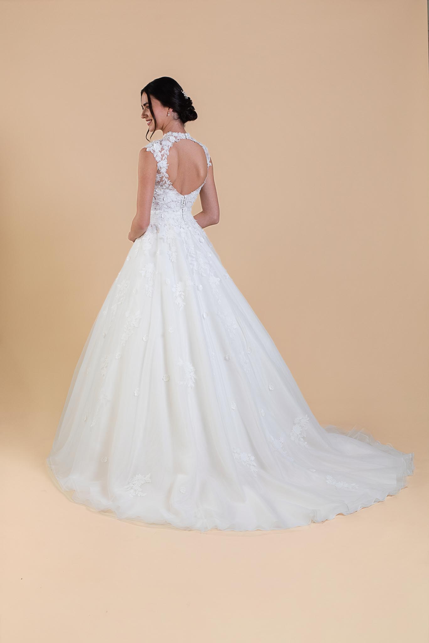 IONNA-5638_(2) Robe de mariée Ionna collection Eglantine 2027 dentelle