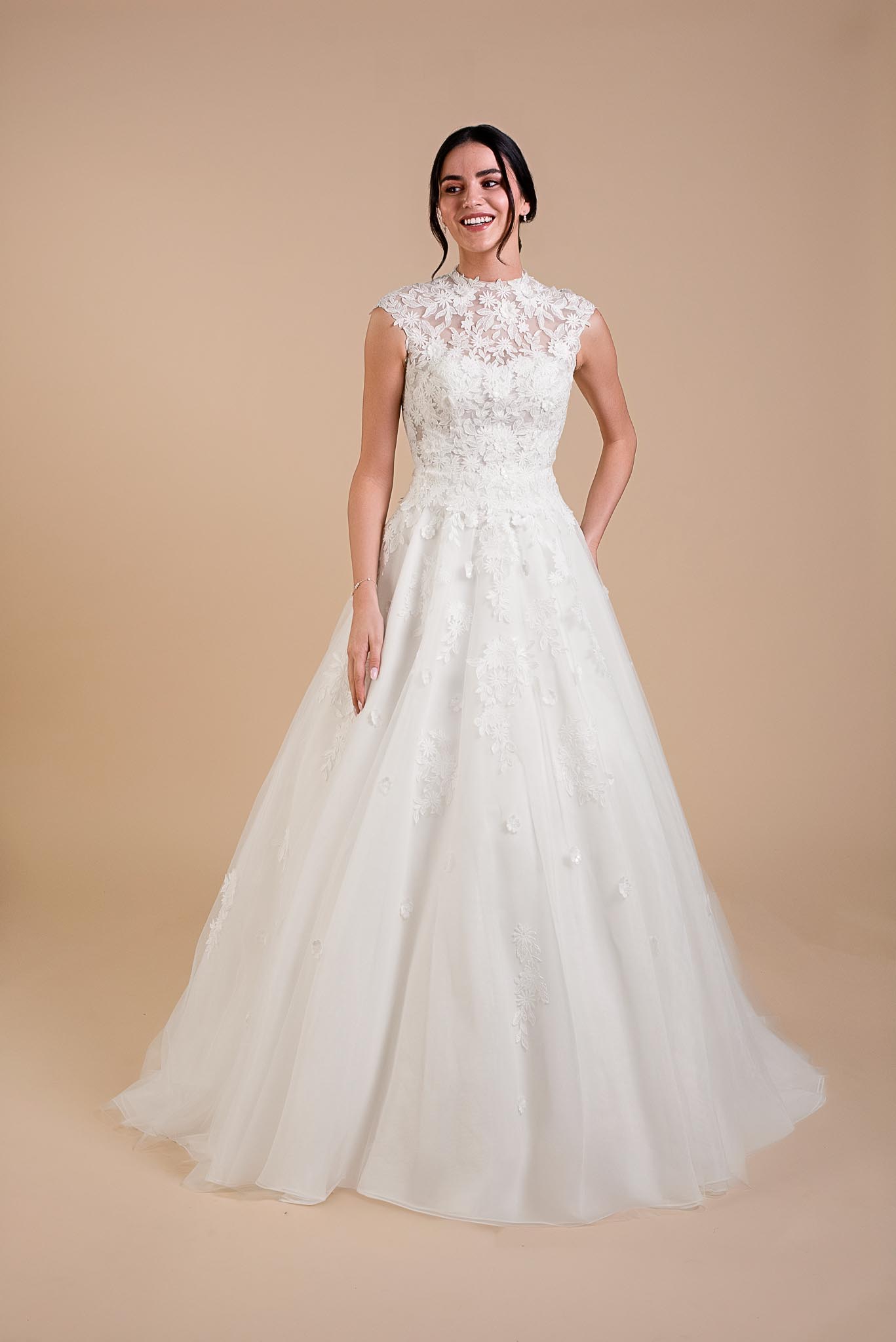 IONNA_DSC5629 Robe de mariée Ionna collection Eglantine 2027 dentelle