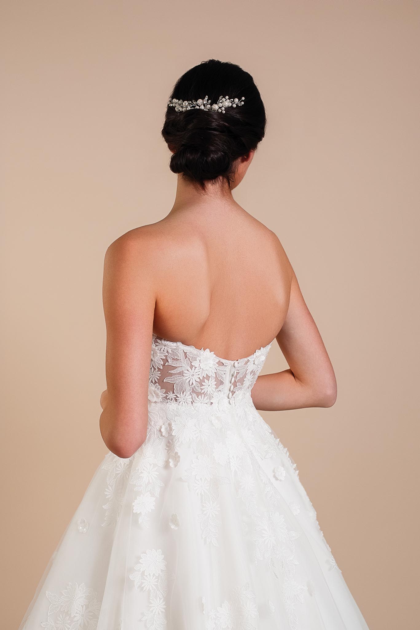 IONNA_DSC5701 Robe de mariée Ionna collection Eglantine 2027 dentelle