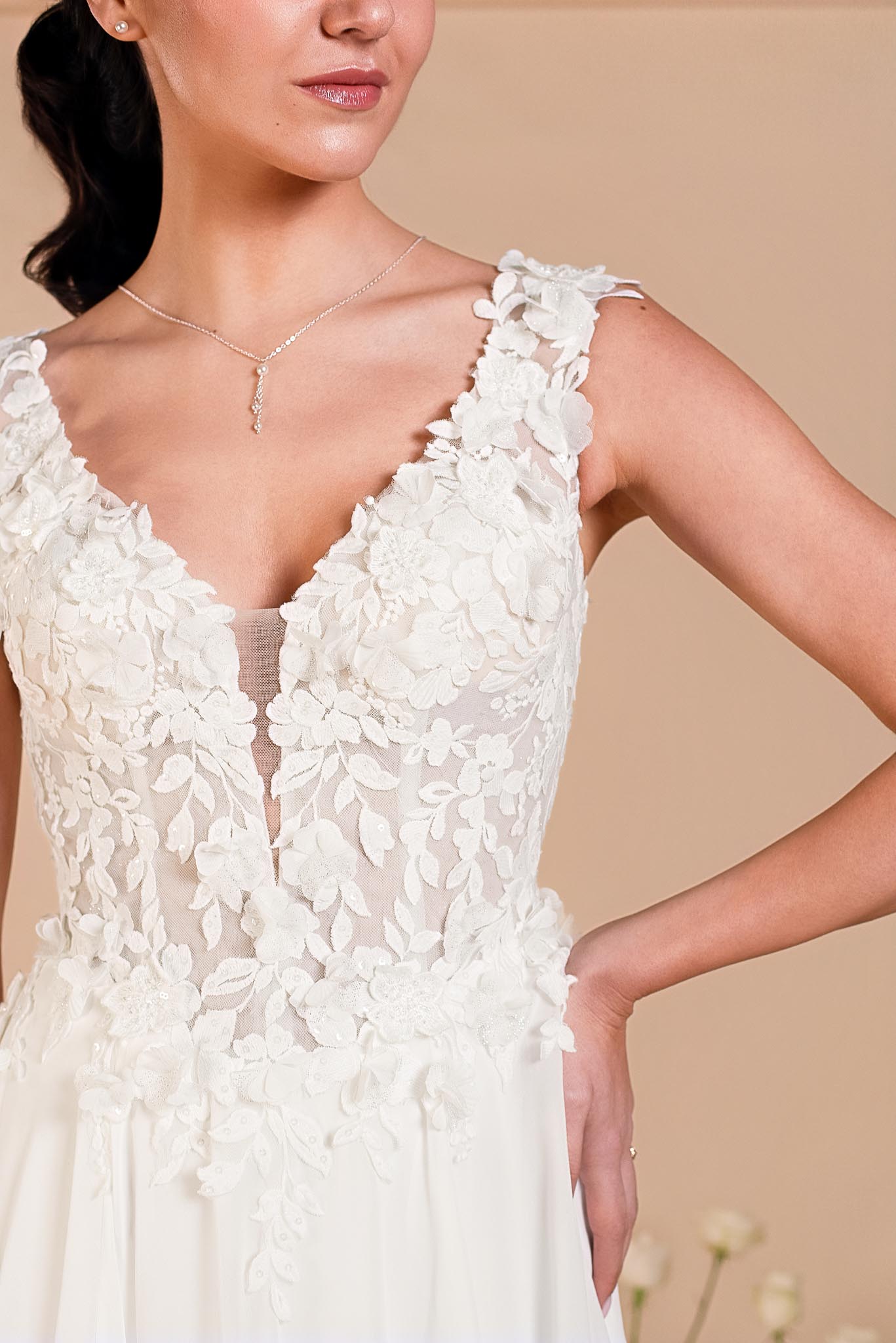 IRISEE-3915_(2) Robe de mariée Eglantine collection 2027. Robe Irisée fluide.