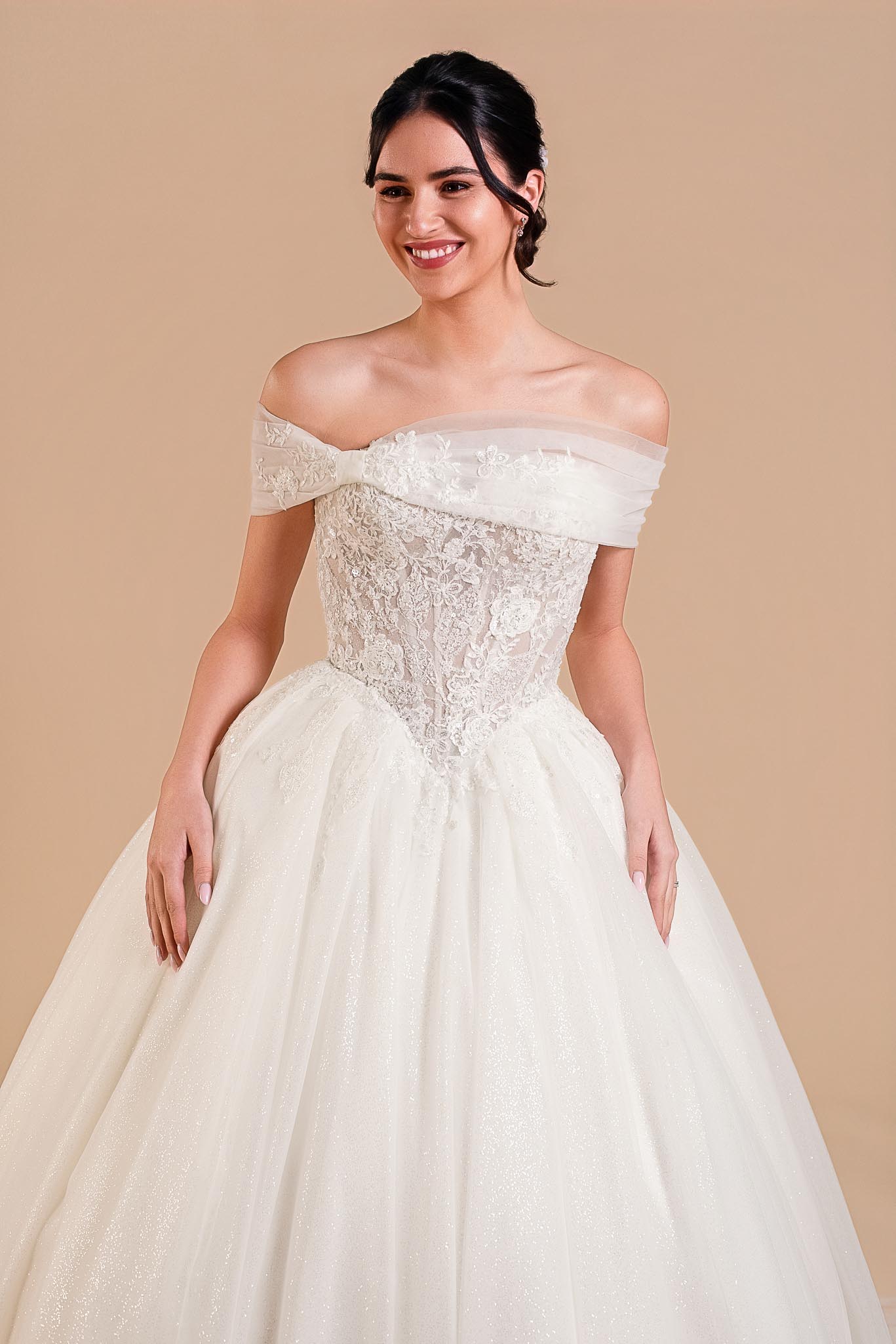 IVANNE-6557 Robe de mariée princesse Ivanne, jupe en tulle et bustier en dentelle. Collection Eglantine 2027