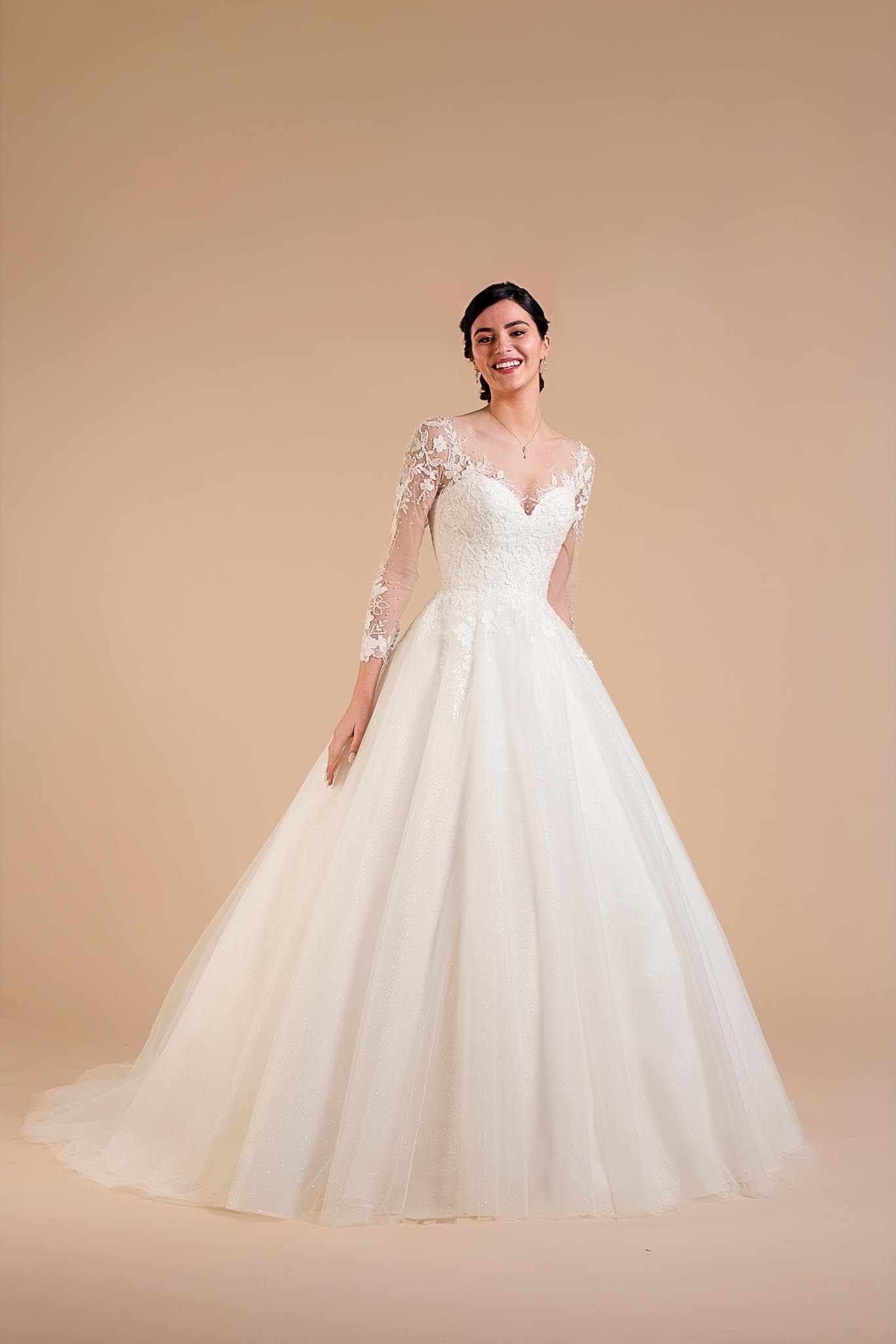 IZARA-7895 Robe de mariée Izara en tulle à manches longues collection Eglantine 2027