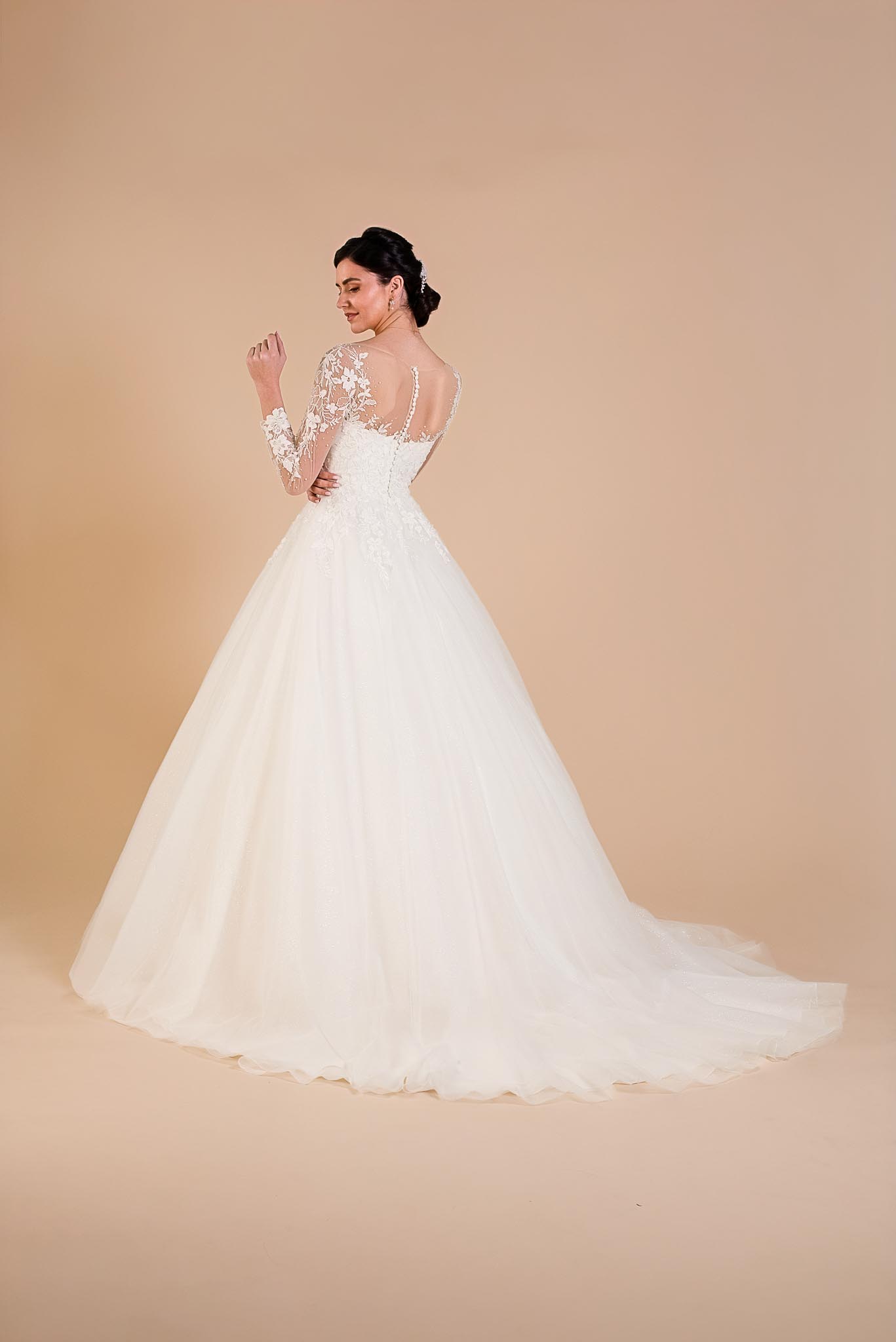 IZARA-7926 Robe de mariée Izara en tulle à manches longues collection Eglantine 2027